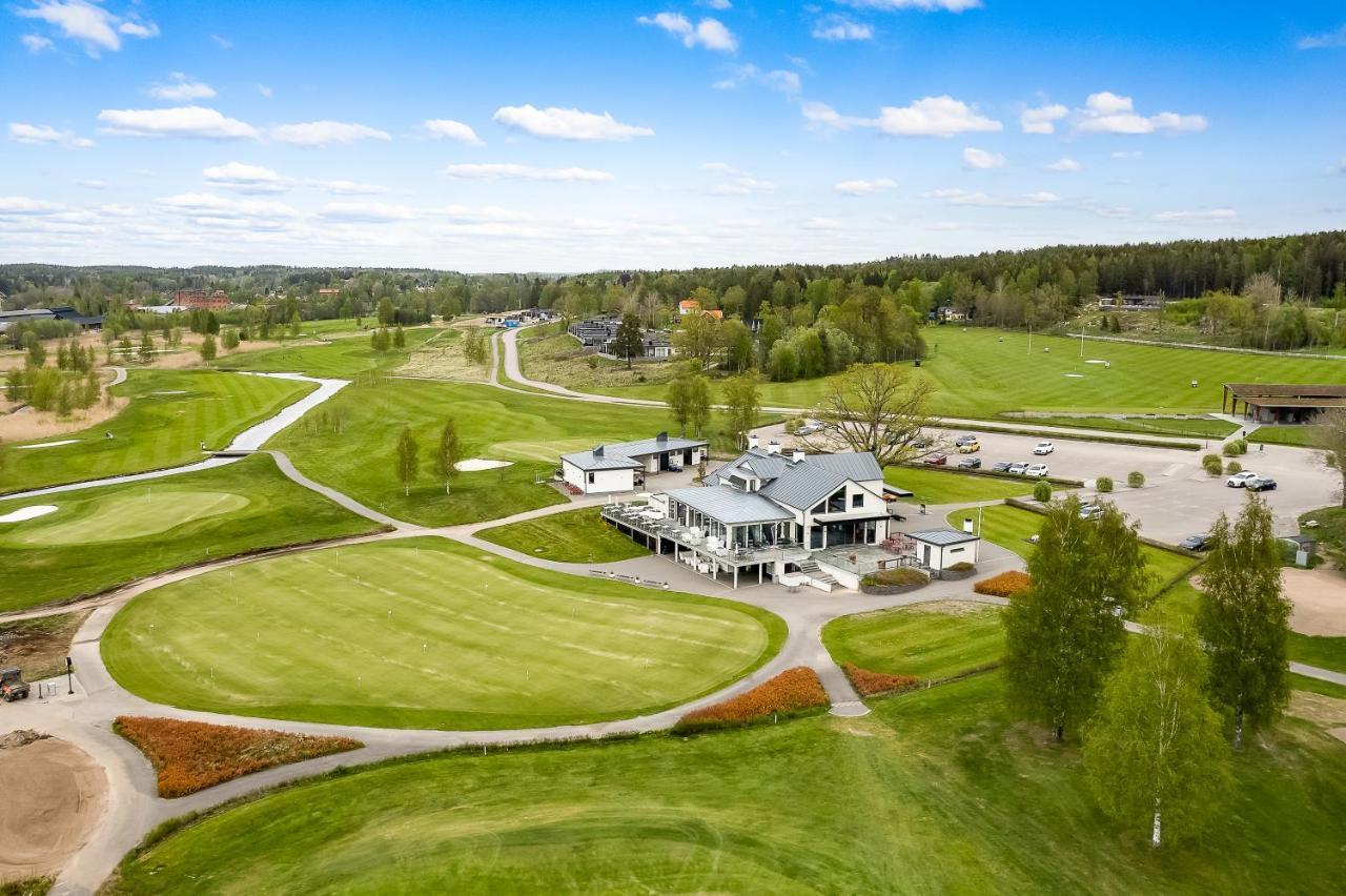 Charming Villa At Askersund Golf Resort Åmmeberg Buitenkant foto